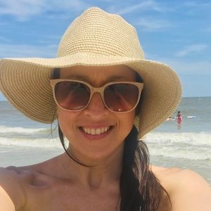 Meet your Posher, Pamela